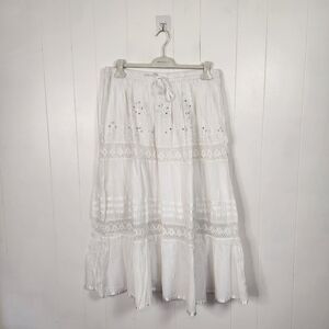 Vintage High Rise Flowy Floral Cottagecore Skirt Midi White Crochet Broomstick